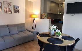 Free Private Garage In The Center-Delicia 4 Aparthotel